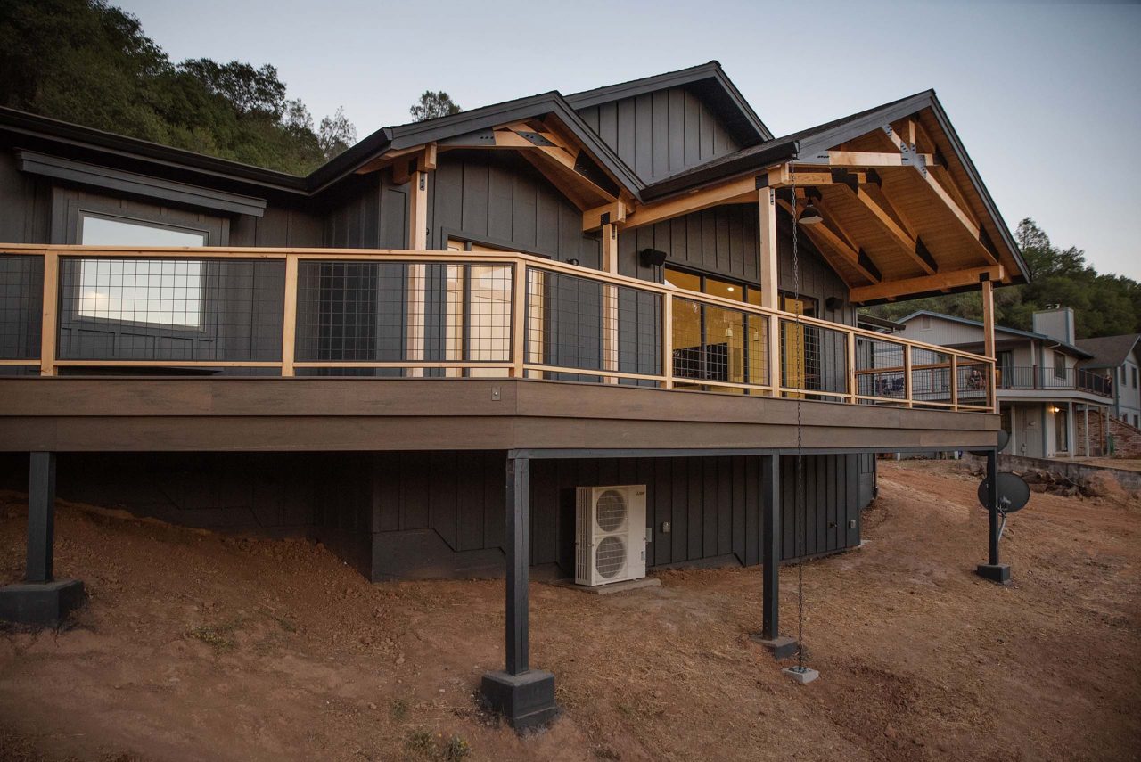 5870-Vista-Mtn-Estates-37-2_Small-Size-JPG-1280x855 rear deck