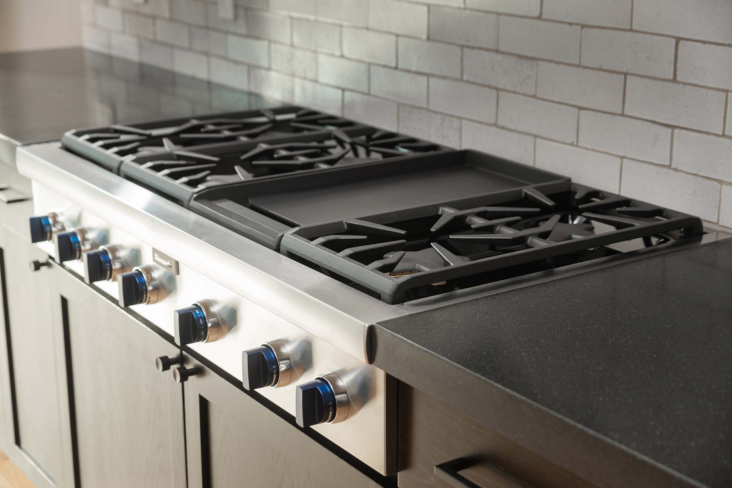 5870-Vista-Mtn-Estates-7-2_Small-Size-JPG stove closeup